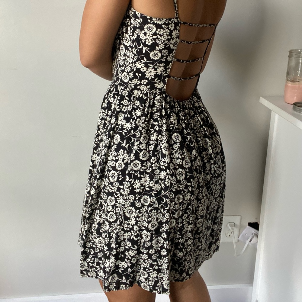 Dress - Picture 2 of 5